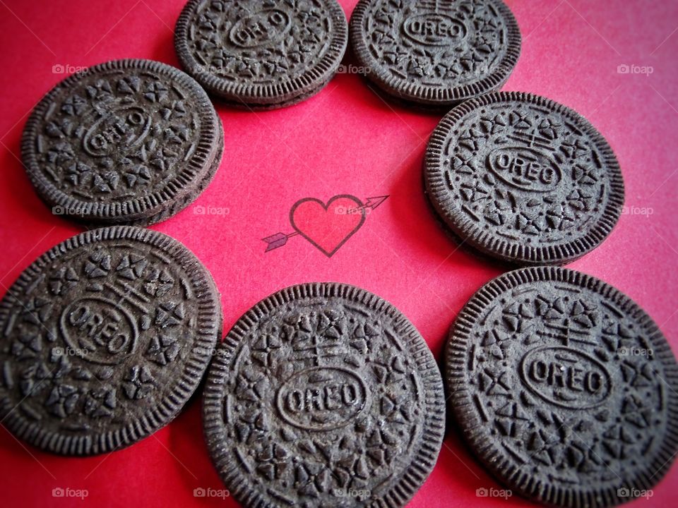 Heart Oreo crispy thins