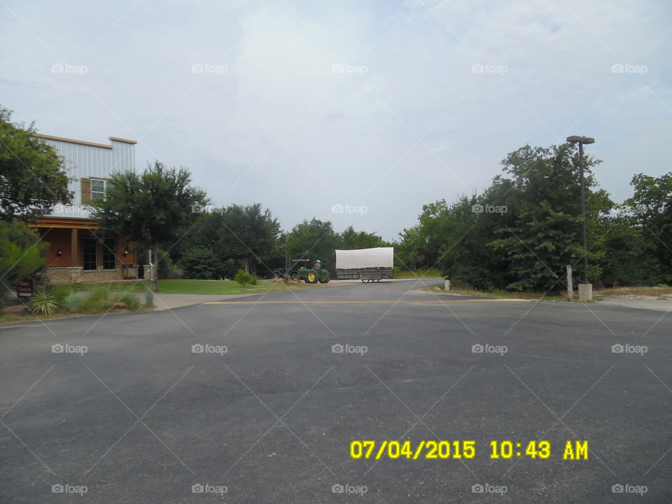 wildcatter ranch. This is a front view of the wildcatter hotel 🏩 where you can rent cabins and enjoy a nice weekend or vacation. 👣 🚶 🏃