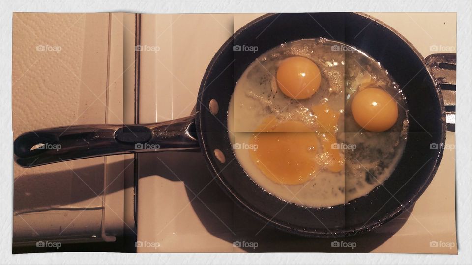 A cheap pan of eggs