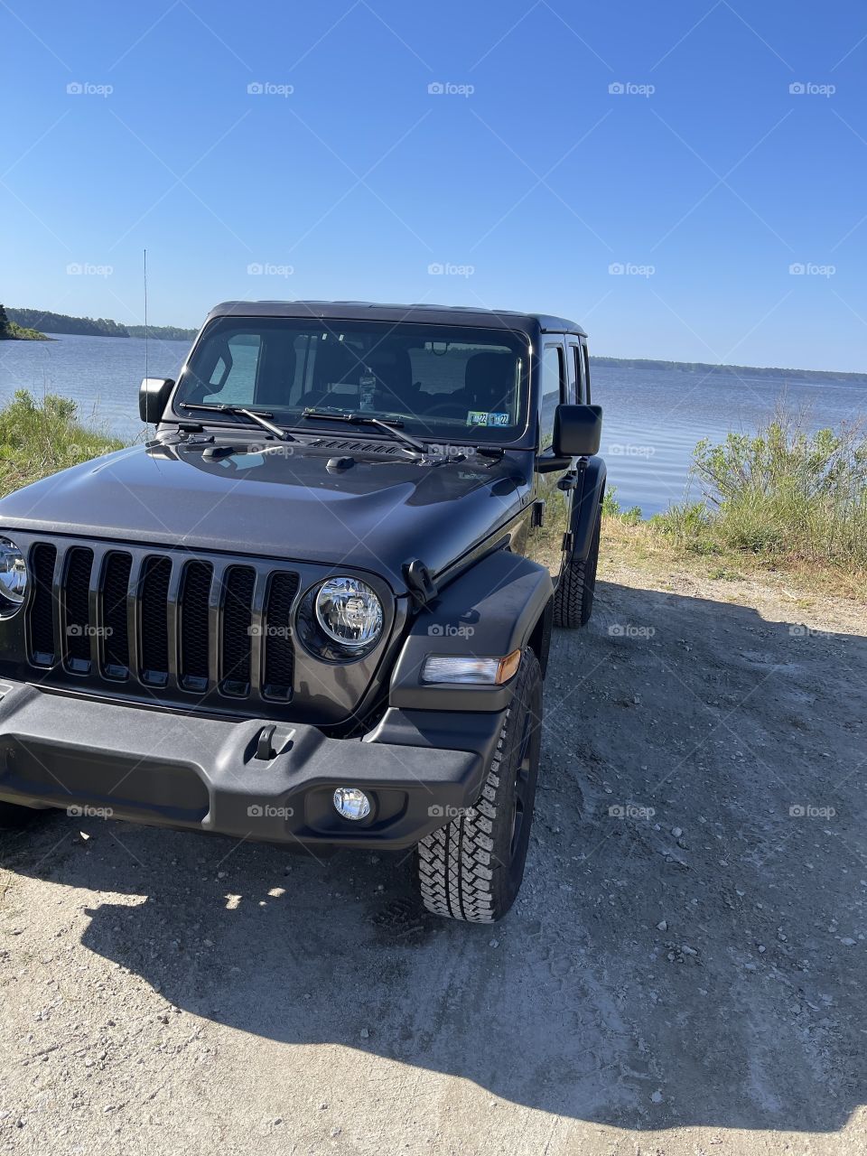 Jeep next to the ocean