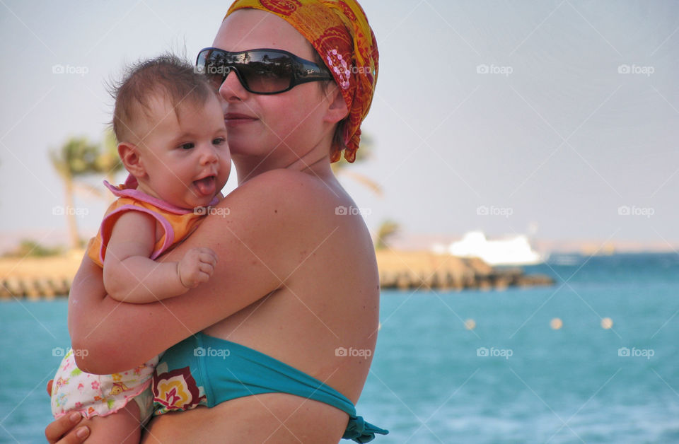Sea love. Mother and dother 