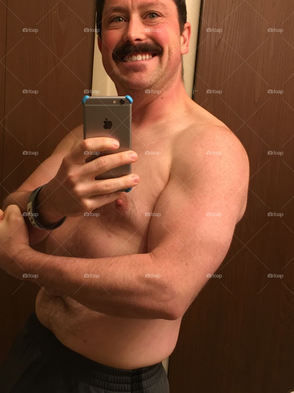 Showing off the muscles 