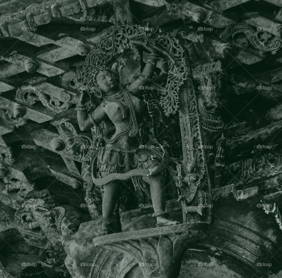 Apsara - Belur temple - Sculpture