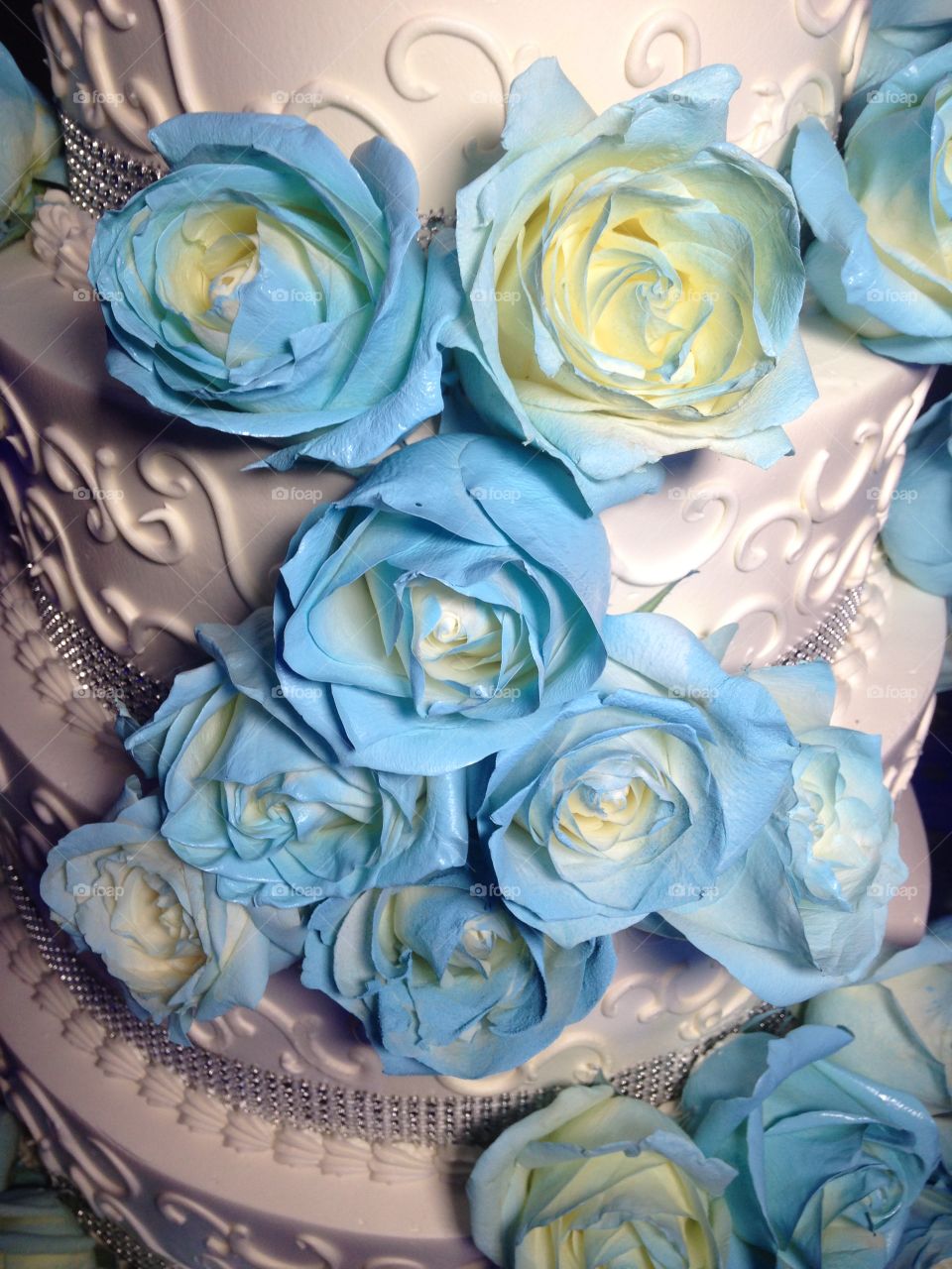 Cake flower arrangement