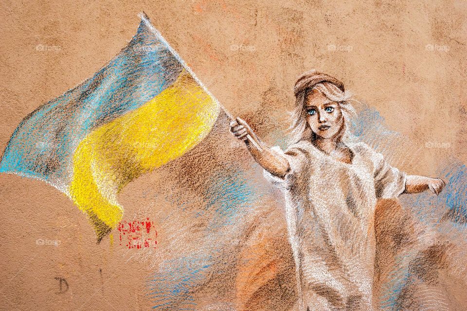 Paris street art supports Ukraine 🇺🇦