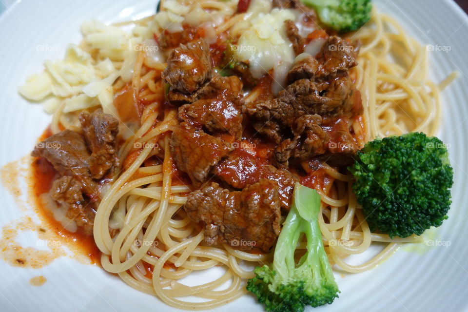 Tomato sauce pasta with beef.