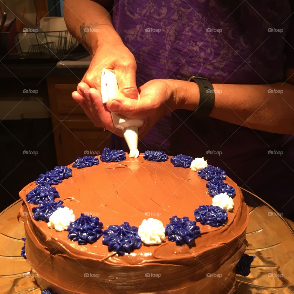 Decorating Homemade Birthday Cake