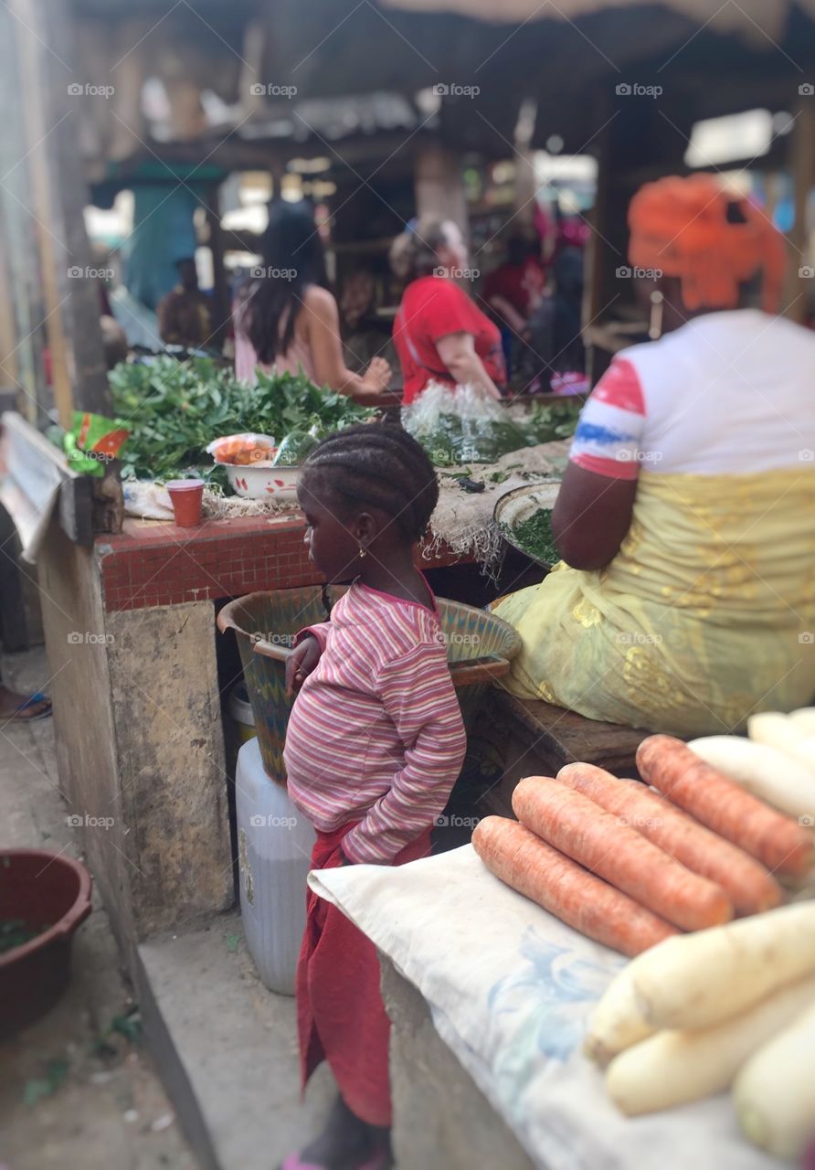 Market seller's daughter 