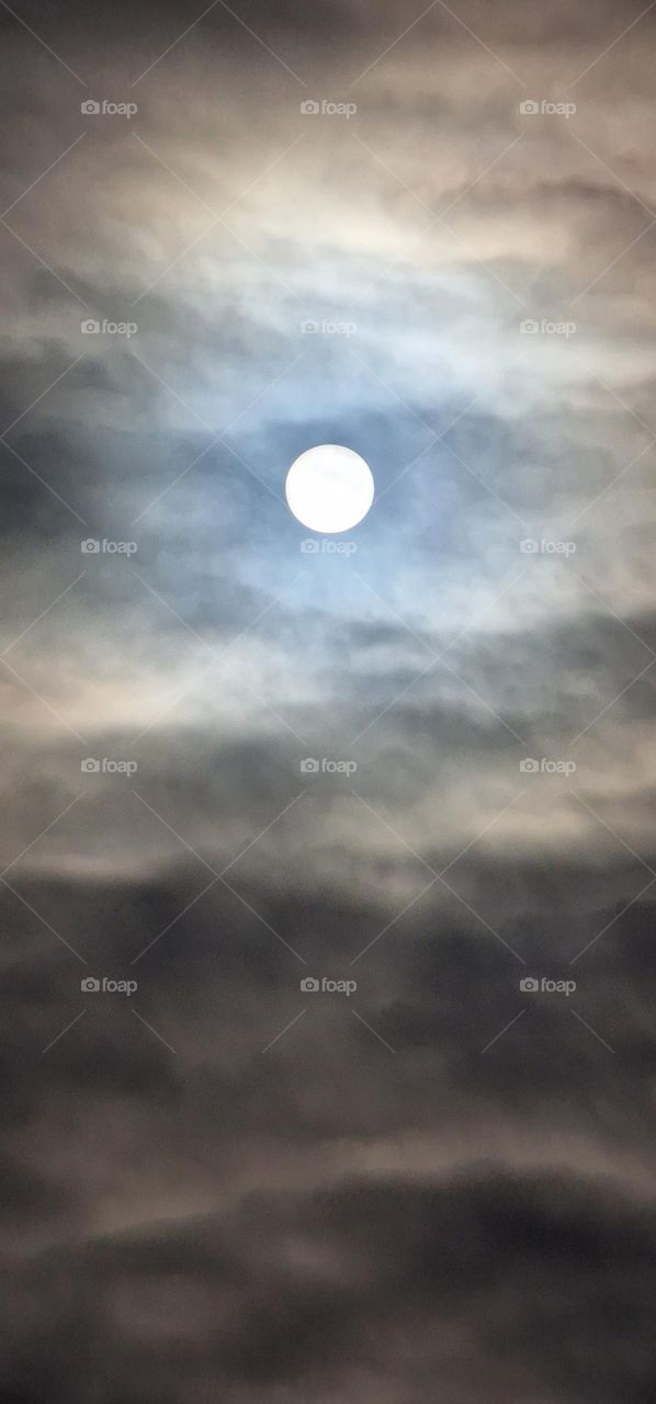 Unreal sun image before clouds close it