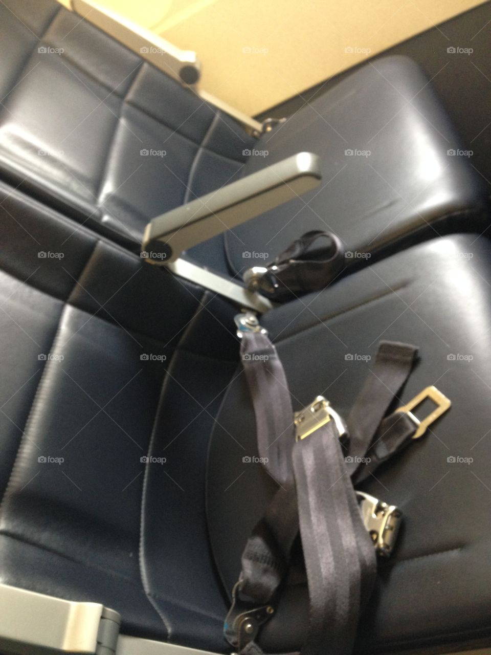 2 empty seats on airplane