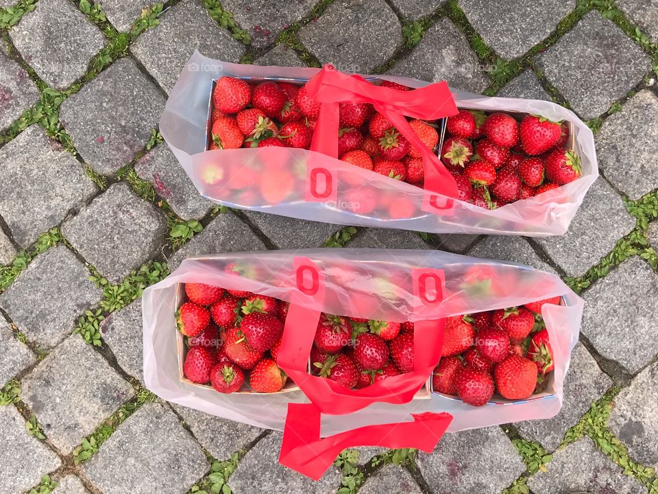 Strawberries for my Winter to come smoothies 