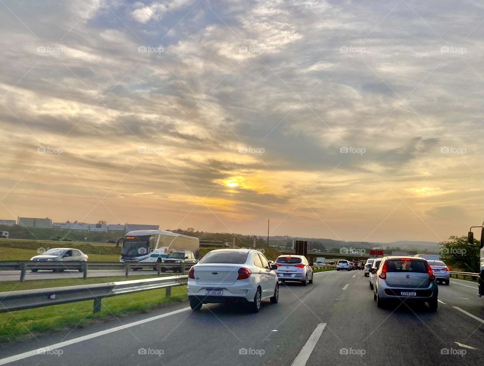 🌇🇺🇸 An extremely beautiful sunset in Jundiaí, interior of Brazil. Cheer the nature! / 🇧🇷 Um entardecer extremamente bonito em Jundiaí, interior do Brasil. Viva a natureza! 
