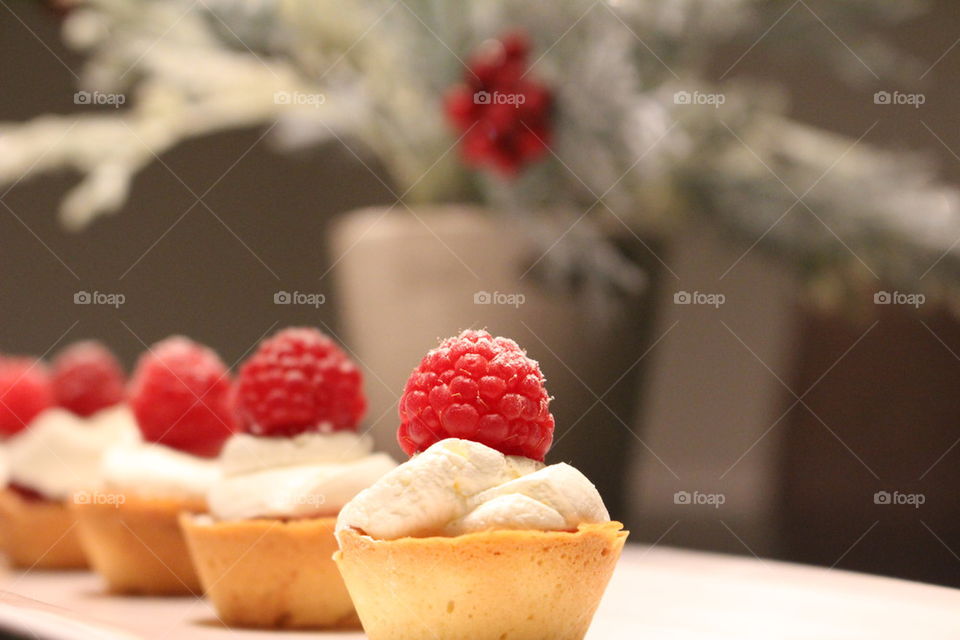 Raspberry cupcakes