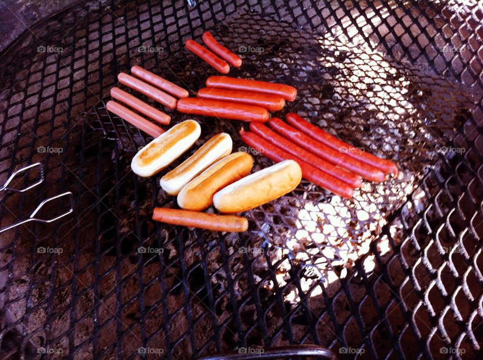 Grilled sausage and buns.