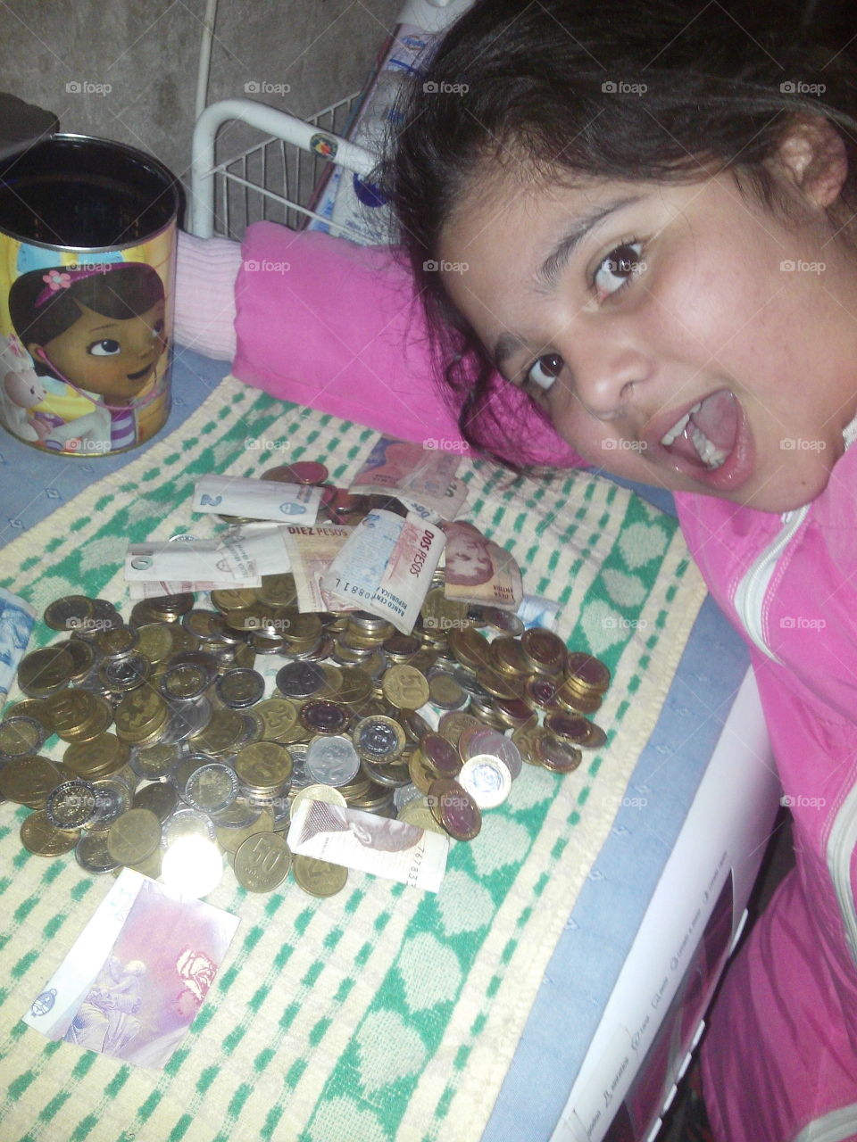 The Savings Of a Girl. After 6 months, my daughter decided to break your moneybox