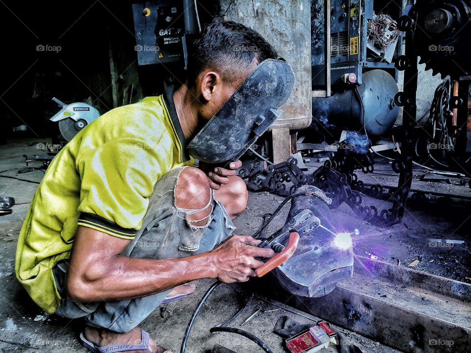 Welding worker