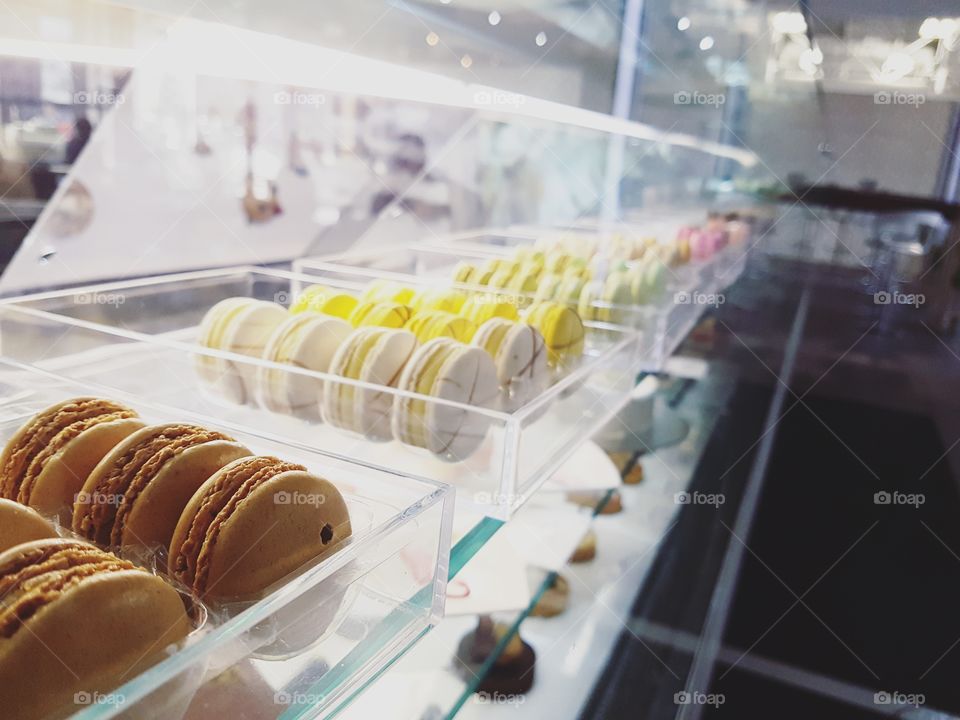 A window of macaroons