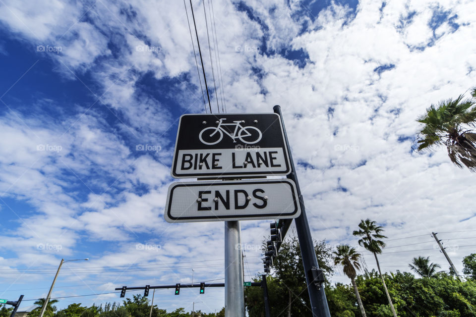 Bike Lane Ends sign