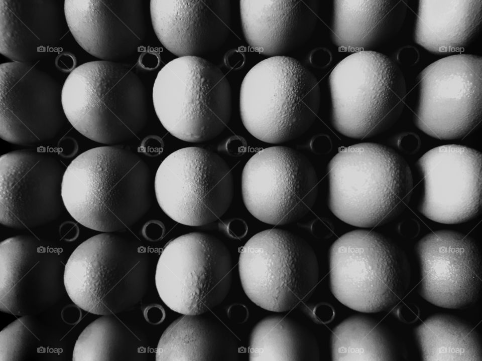 Symmetry of Eggs