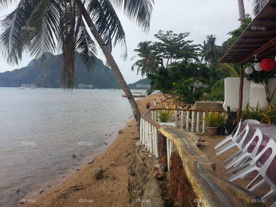 el nido palawan. it was a quiet morning. we had breakfast outside the hotel by the seaside... so nice