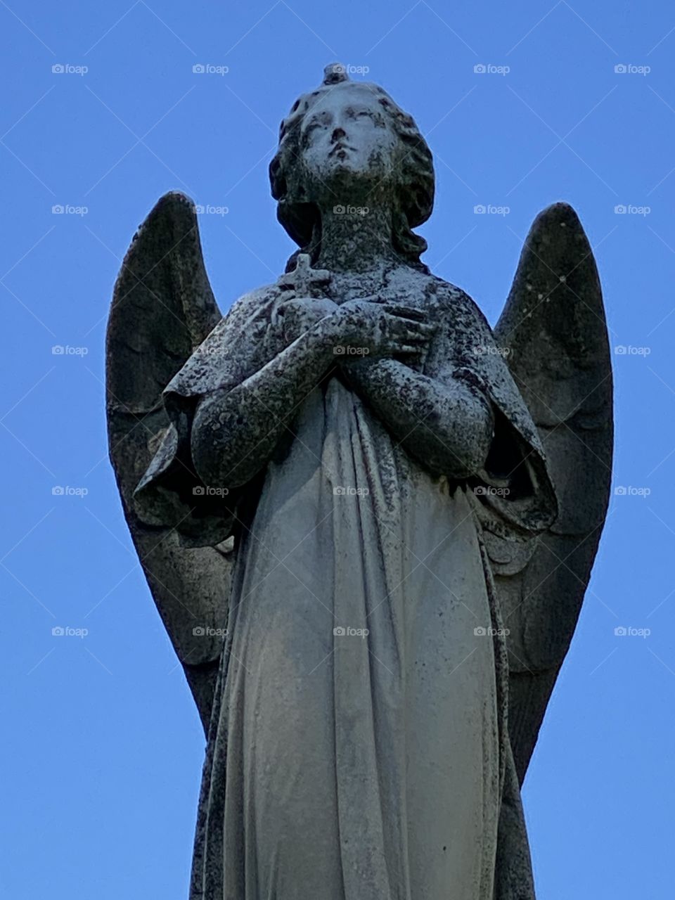 The angels cry for me 