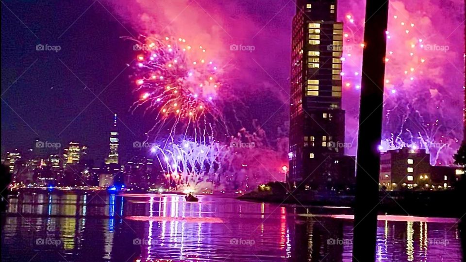 This is about as close as one can get using only the camera‘s zoom lens. The „hot pink“, „magenta“ to „purple“ & „violet“ cycle is the most attractive in the color rotation if you ask me. 2022. Hypnotic Productions