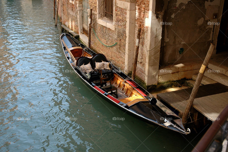 venice gondola by photoplyr