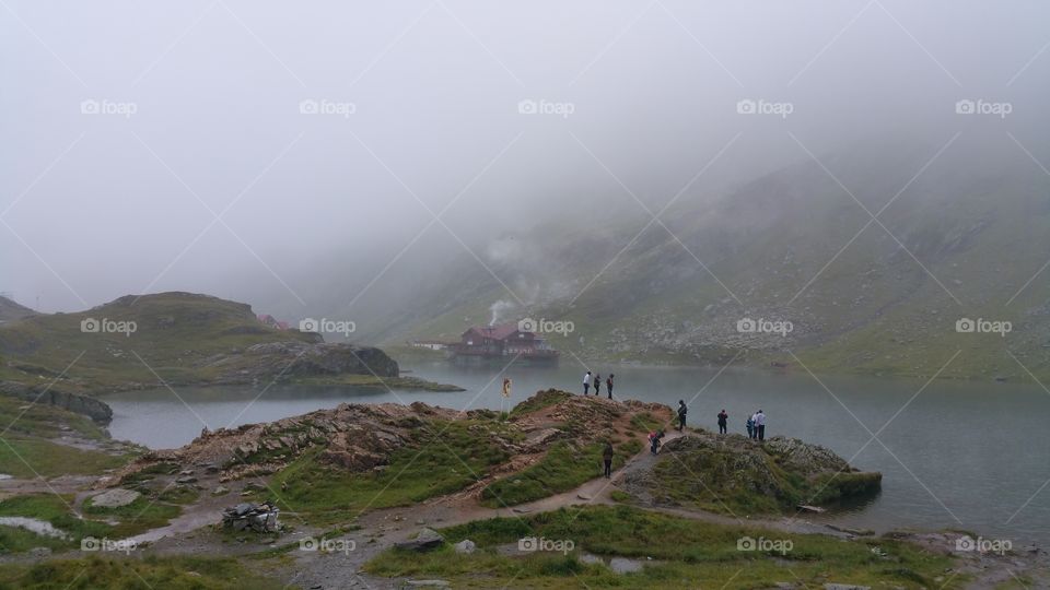 #balealakeromania #transfagarasan #travel #montain #lake #freshair #beautifullsky #beautifullview #cold #fog #sky #