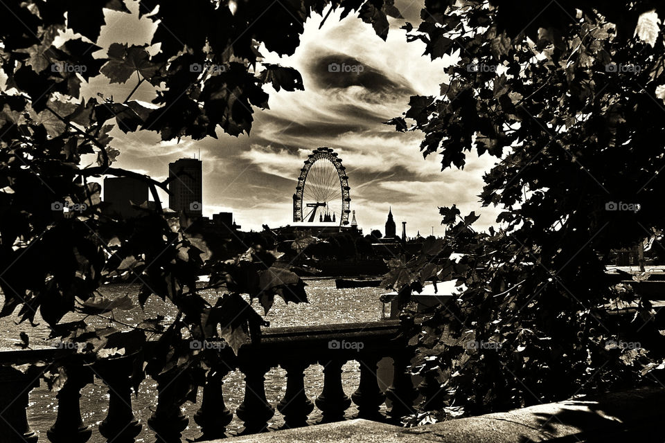 london eye thames skyline by olijohnson