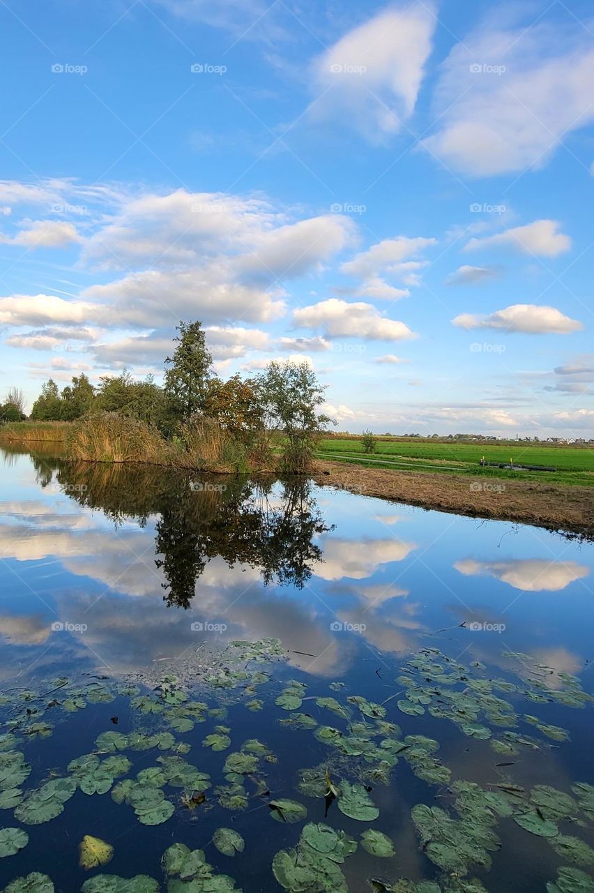 Mirror landschap in the Netherlands