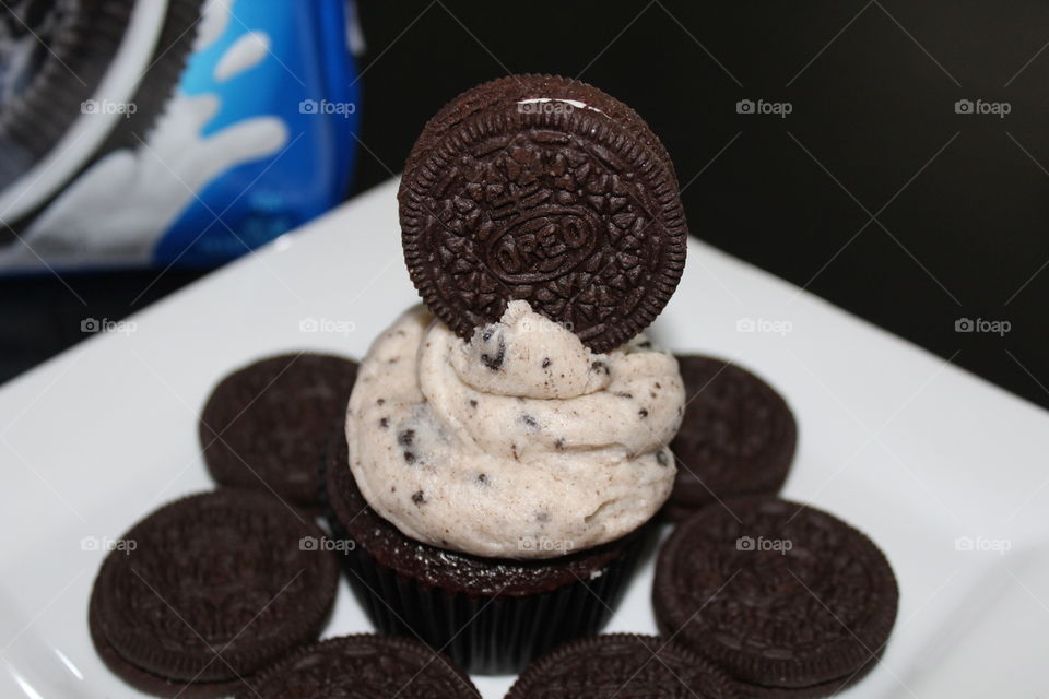 Oreo Cupcakes with Oreo Buttercream Icing