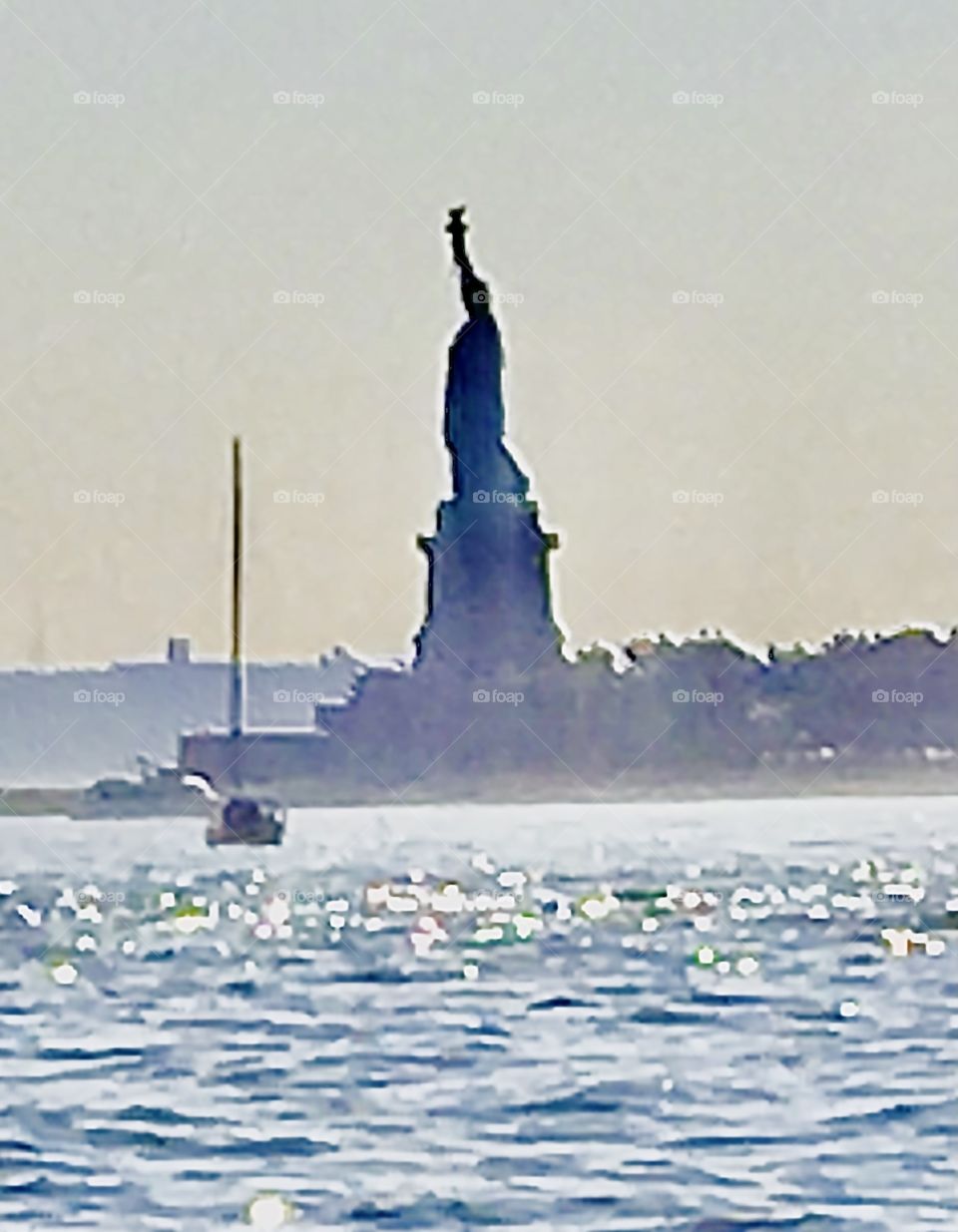 The „Statue of Liberty“ can not be approached this up close by ship or by boat so we had to rely on using a zoom lens to get this close up photograph. 2018. Hypnotic Productions