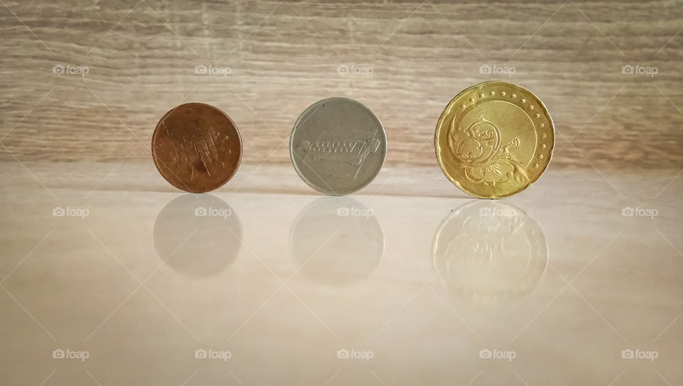 ceiling money collection