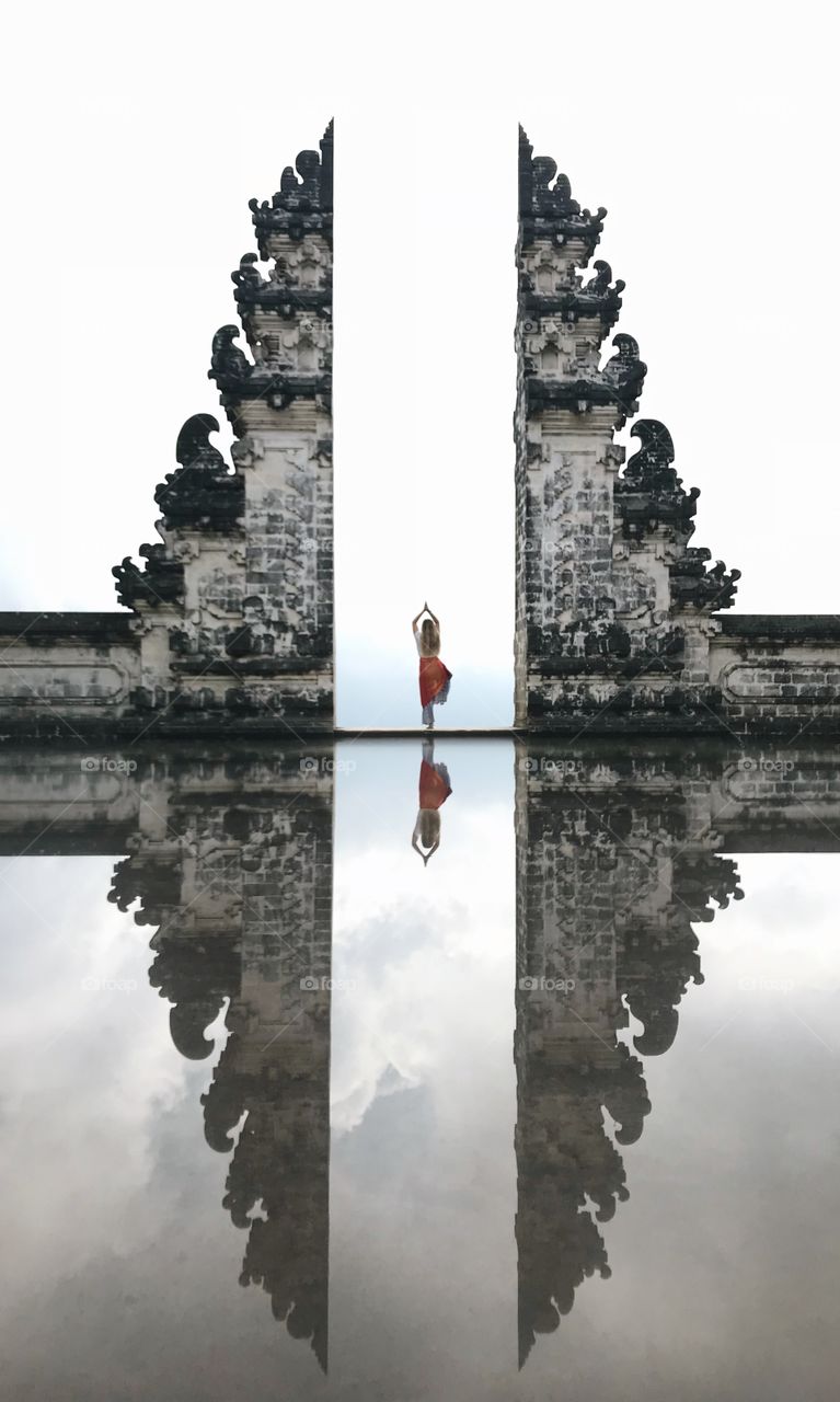 Lempuyang Temple Indonesia girl pose stunning 