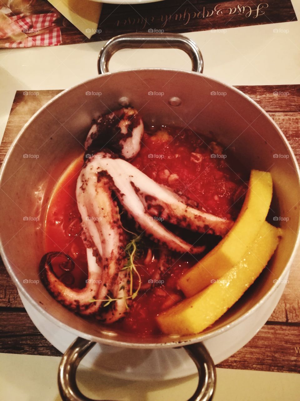 hobotnica v brodetu s polento