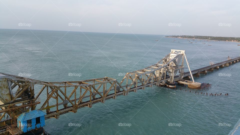 scenuc sea bridge in India