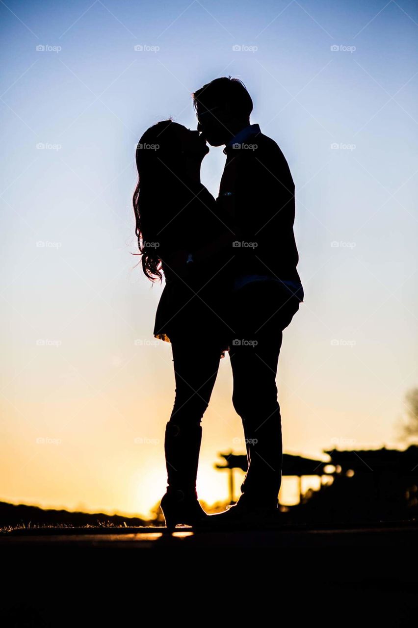 engagement photo, love at sunset