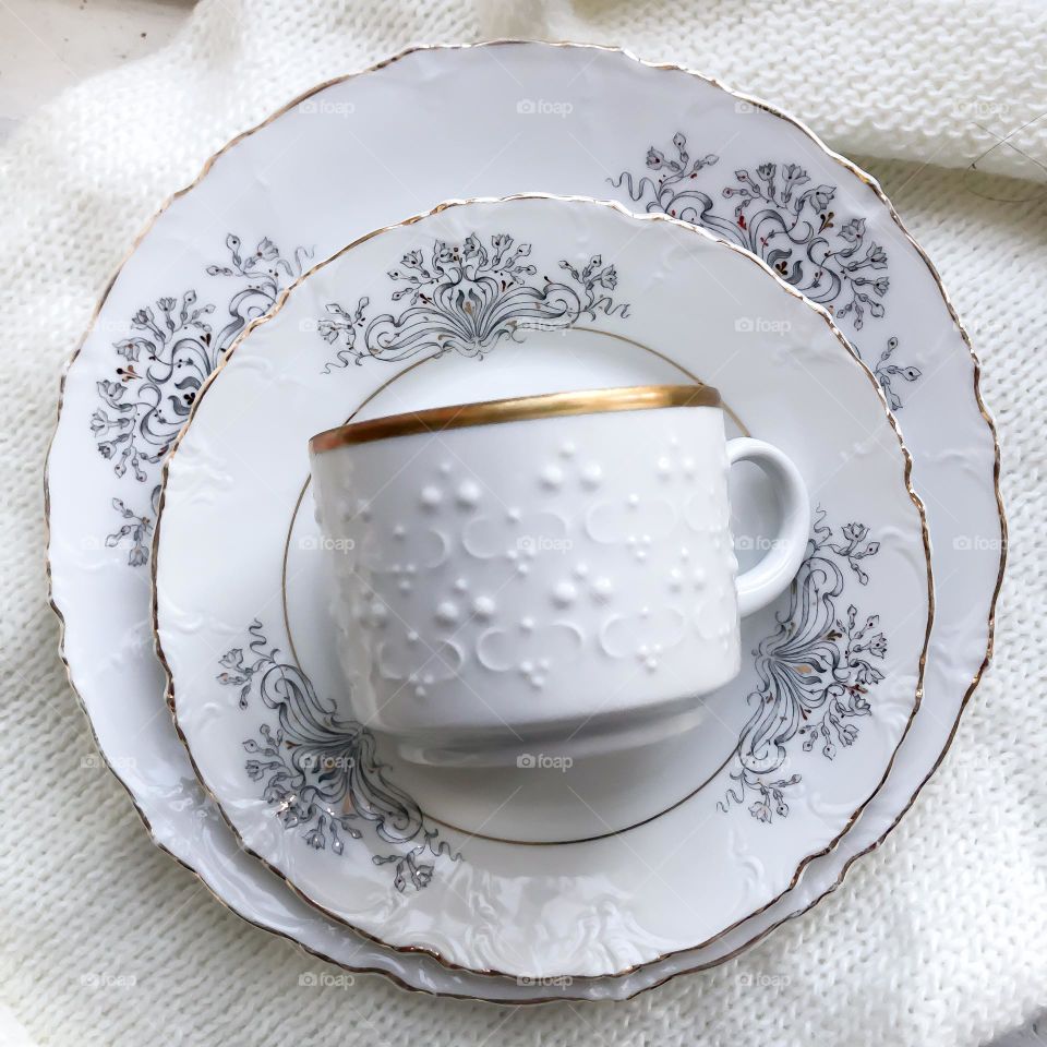 Antique porcelain porcelain set cup saucer plate with ornaments