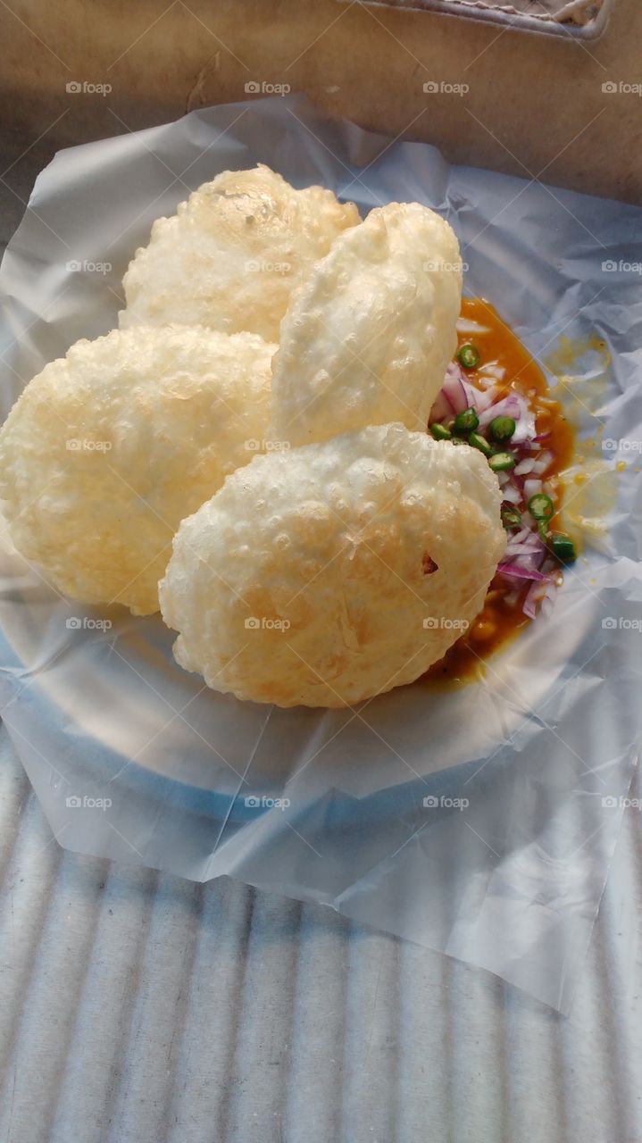 chhote bhatoore, food