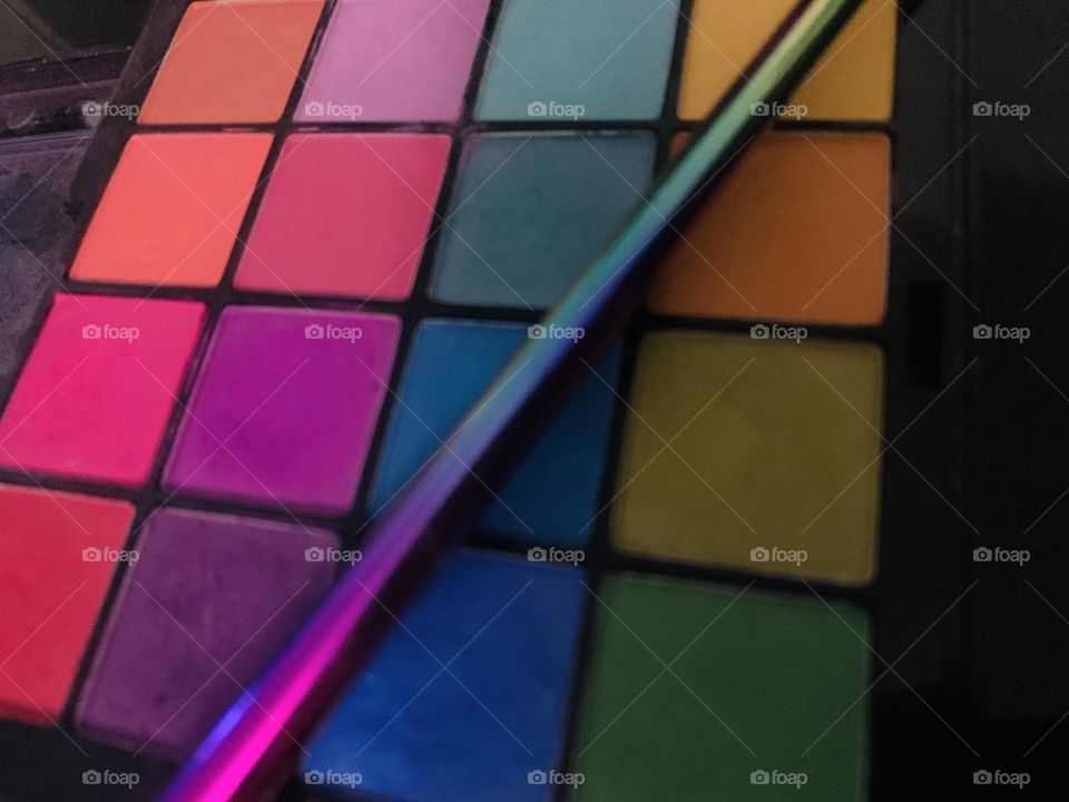 Vibrant, BOLD eyeshadow pallet 