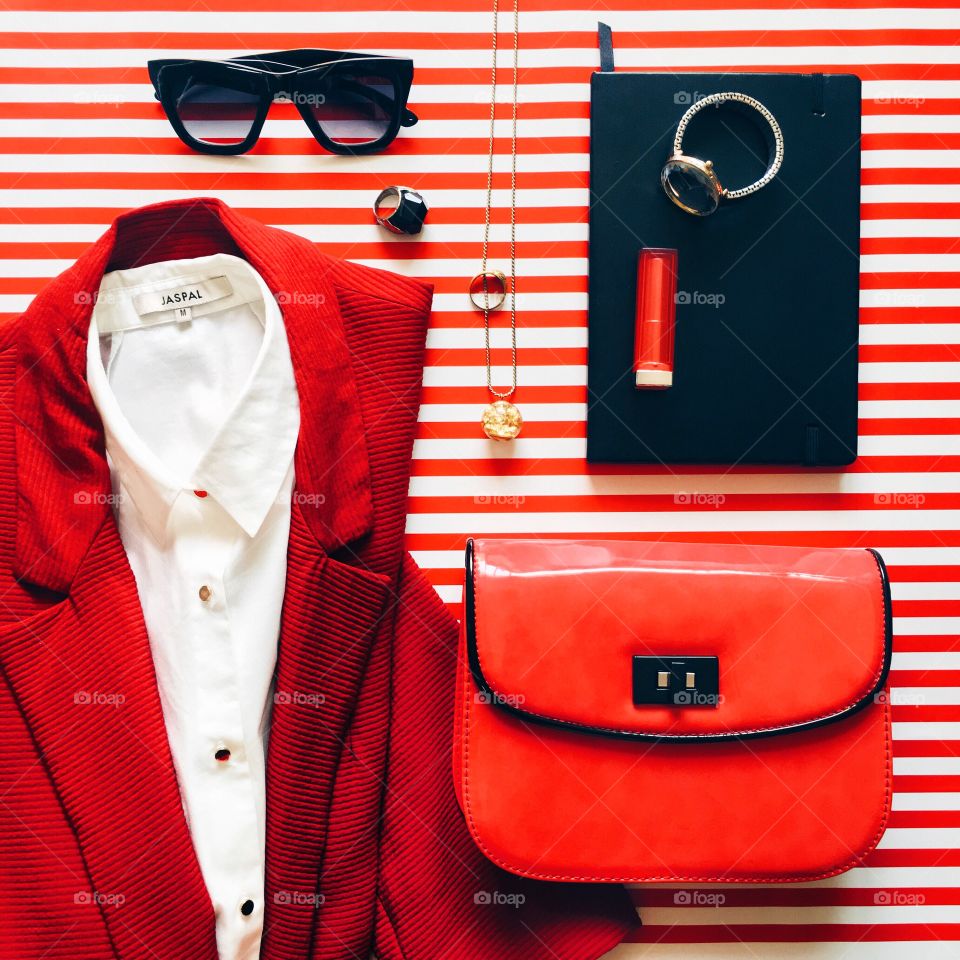 Awesome fashion flat lays : Ladies professional look with red items.