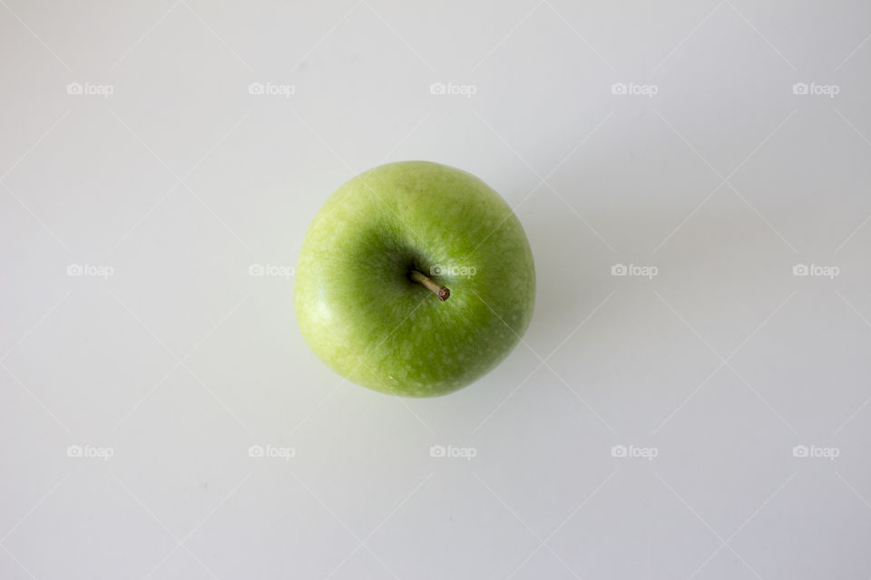 Green apple, minimalistic 