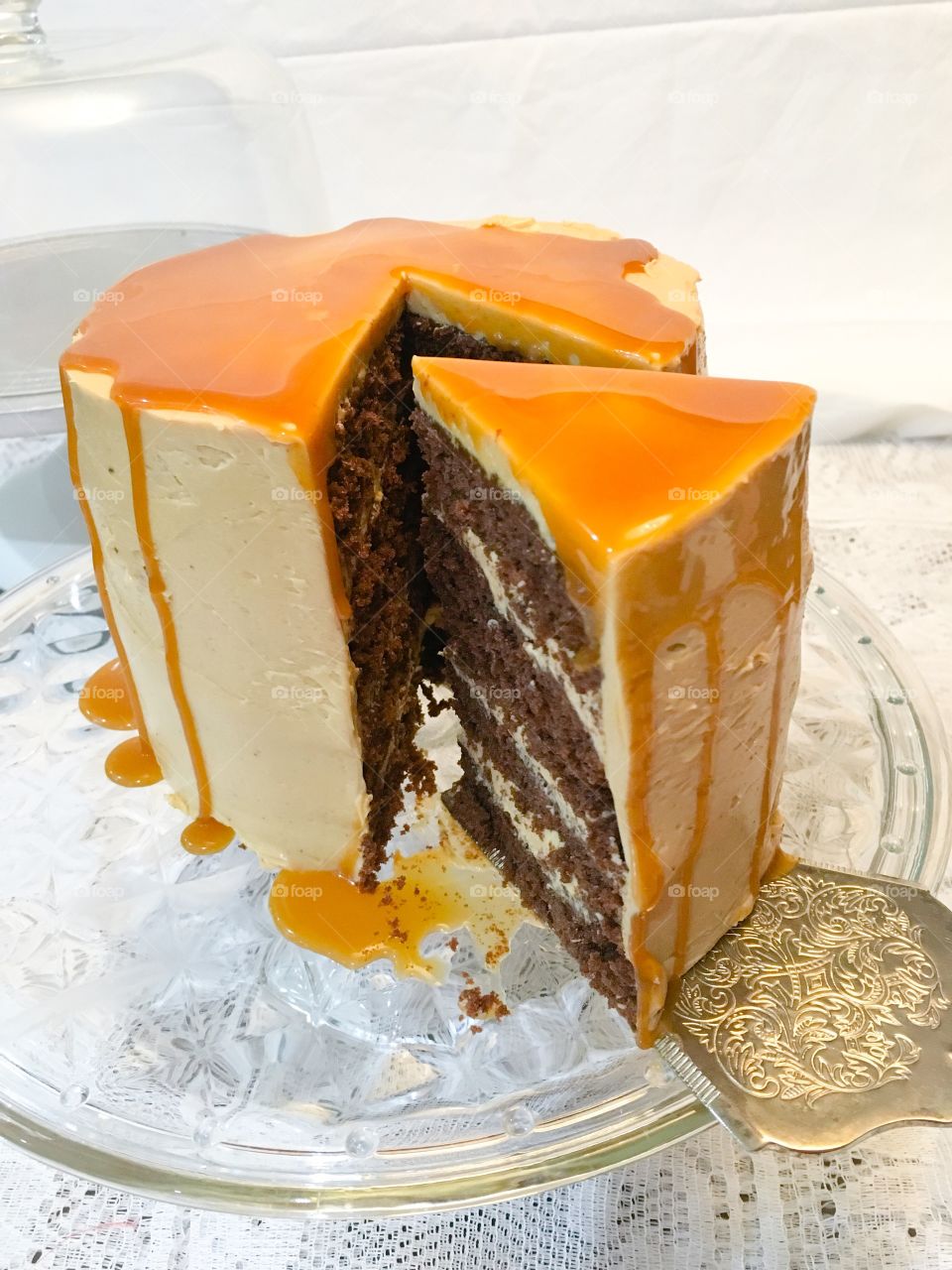 Caramel chocolate cake