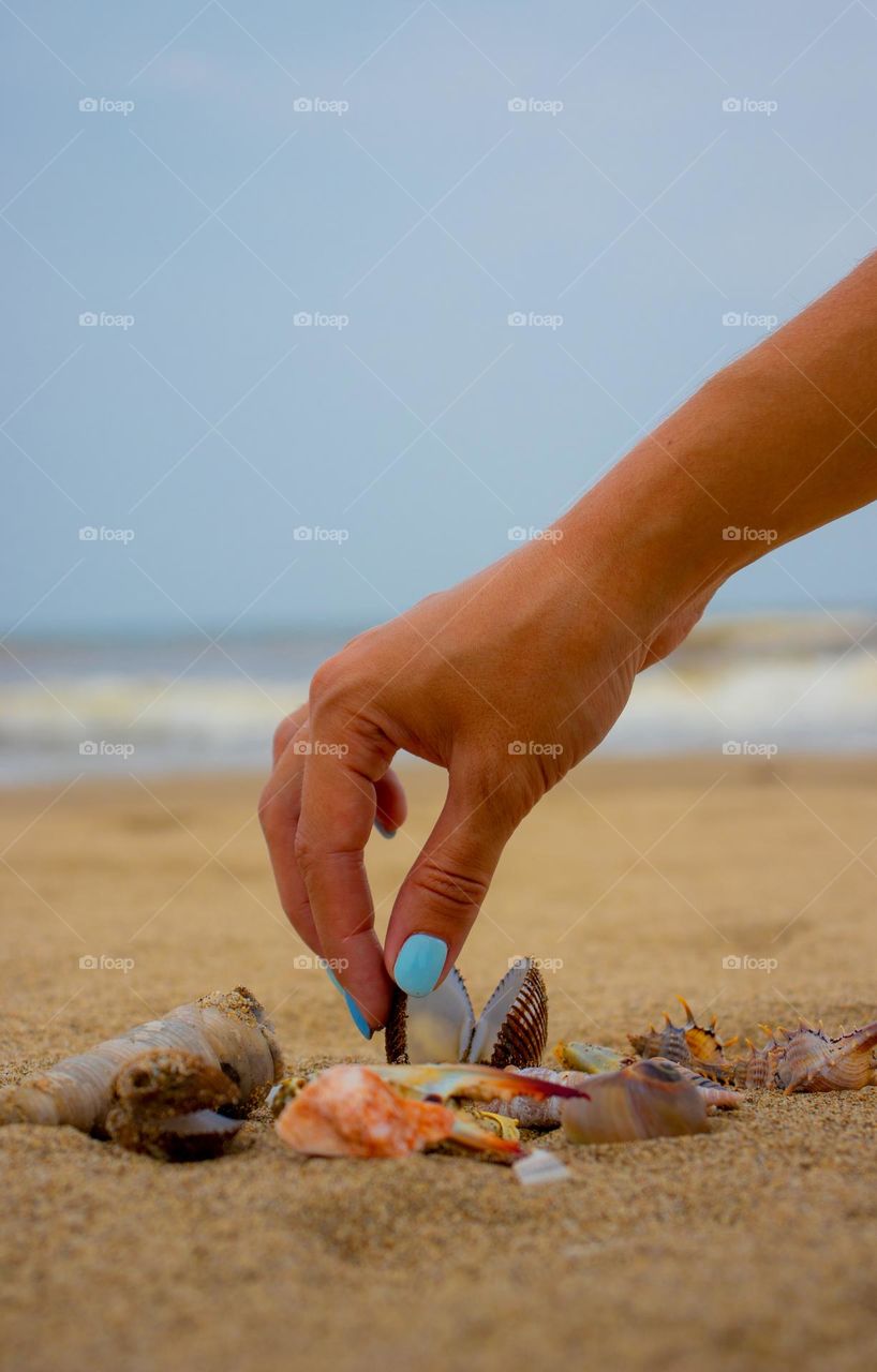 Blue painted nails 