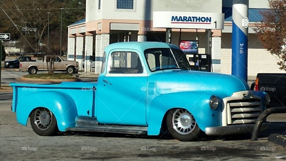 Early 50's GMC gain up and heading out
