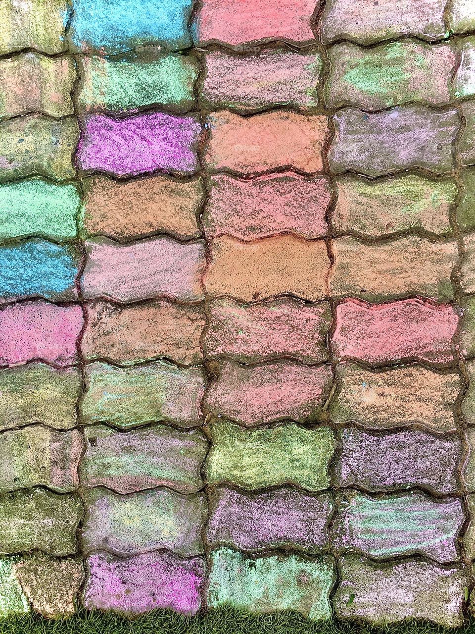 Joining the magenta mission- bricks coloured in with chalk. Spot the chosen color. 