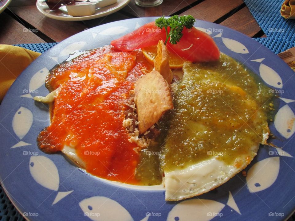 Mexican breakfast. huevos divorciadas 