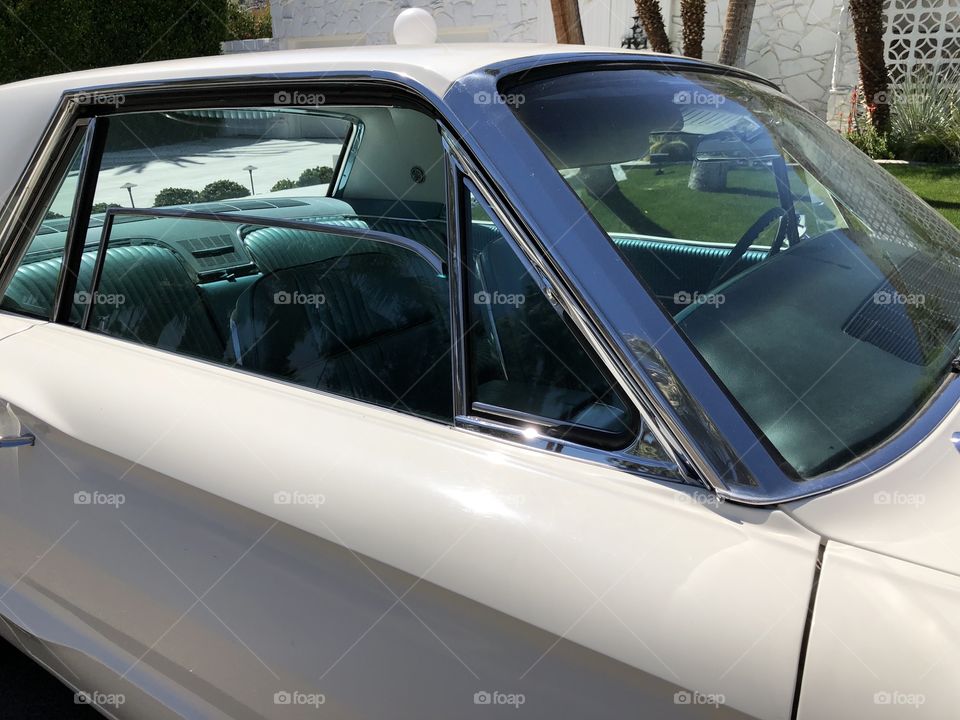 classic ford thunderbird detail