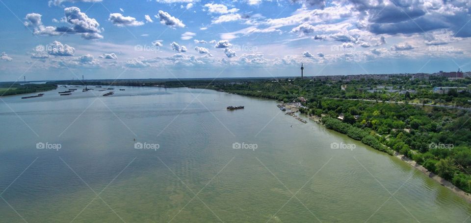 Eyes above the Danube