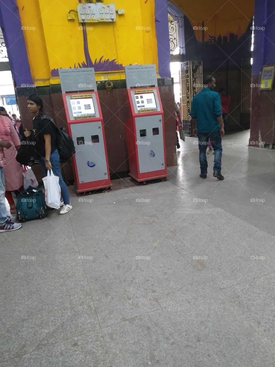 But the other Ticket vending machines are lonely  !! Because more than 99 percent Railway commuters do not have any Railway Smart Card, which costs only Rs. 100